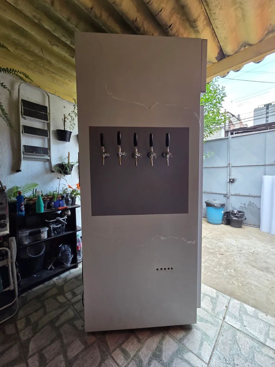 Chopeira com 5 bicos em câmara fria GELOPAR completa pronta pra uso! 950 litros 220v  - Foto 2