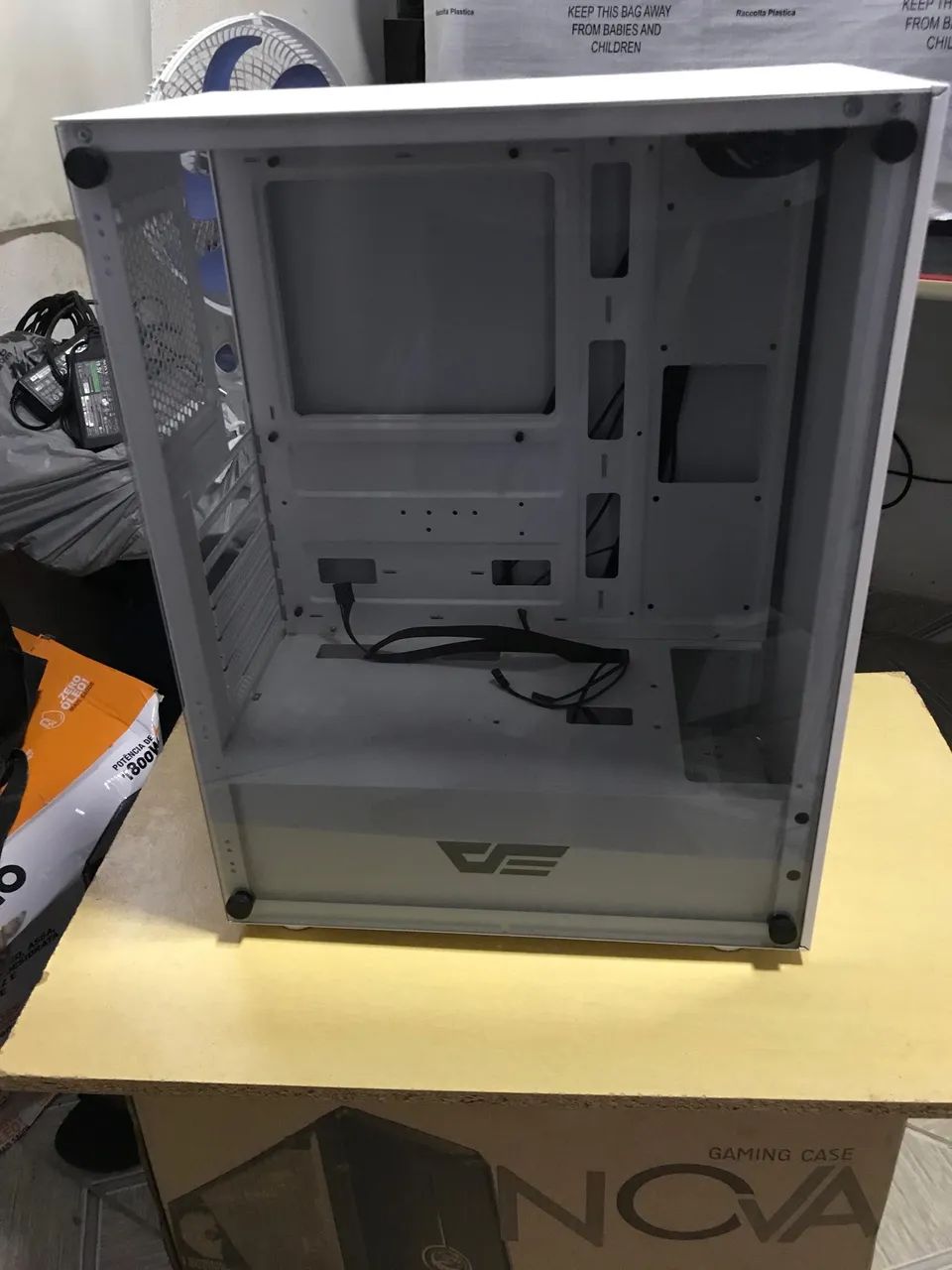 Gabinete branco 64313237842946123