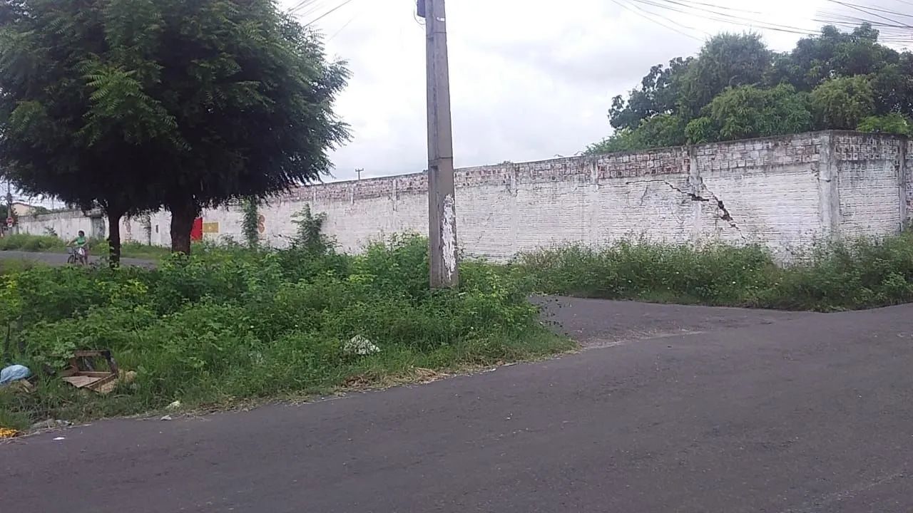Casa de esquina terreno bem localizado - Foto 3