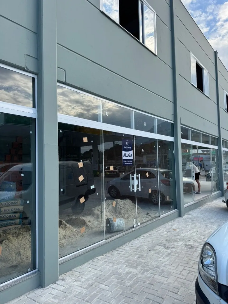 Salas comerciais térreas para locação - Praia de Fora, Palhoça/SC