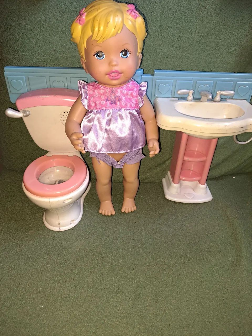 Boneca little momy com banherinho - Foto 4