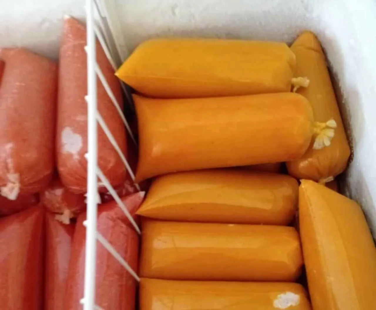 Vende-se polpa de frutas.