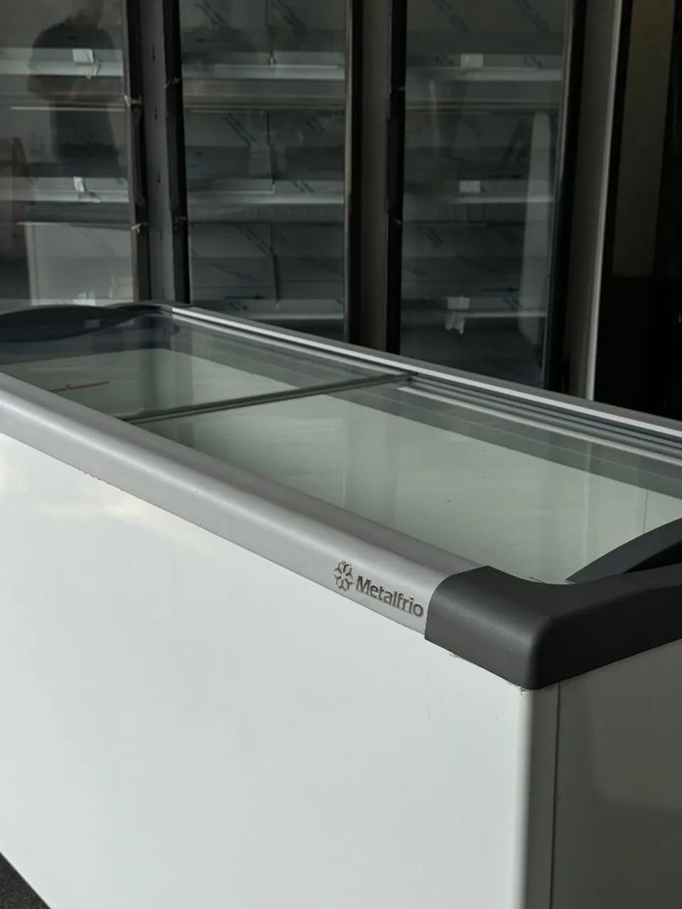 Freezer para sorvetes e congelados 400lt (Novo) - Foto 3