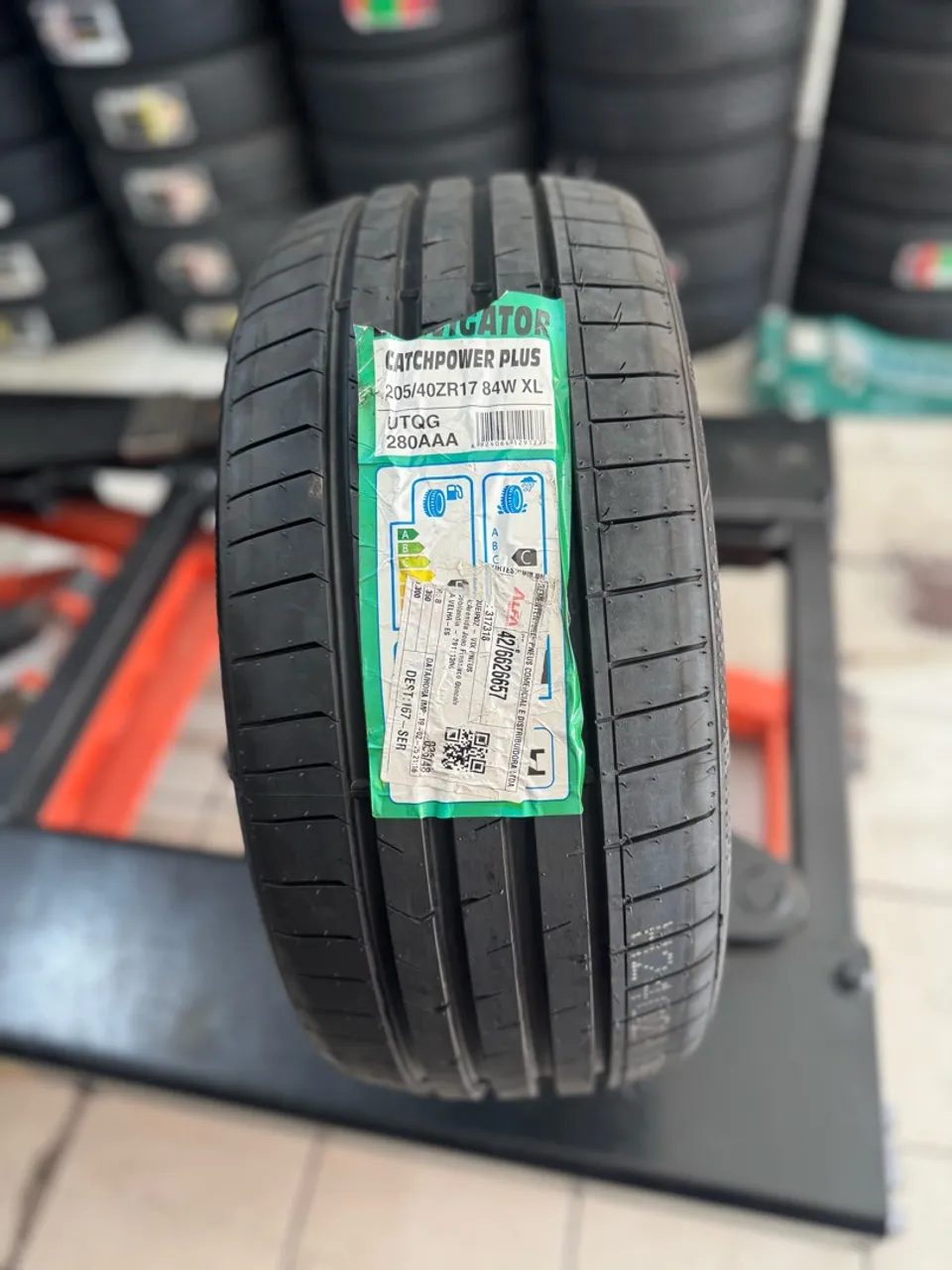 2 Pneus 205/40/17 Lanvigator (instalação grátis)