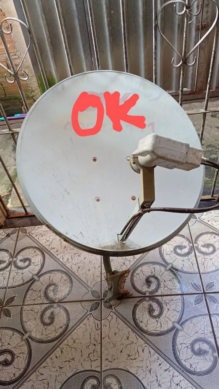 Antena Parabólica Completa - Ótimo estado!