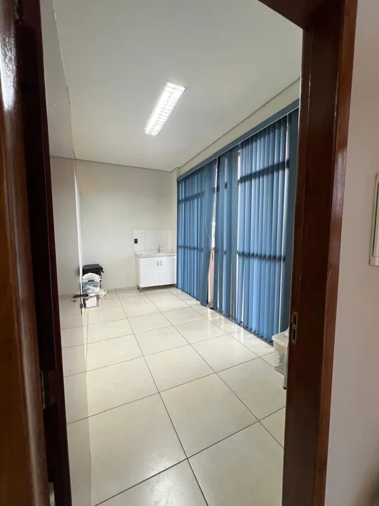 Sala para profissionais da saúde com ótima localização.