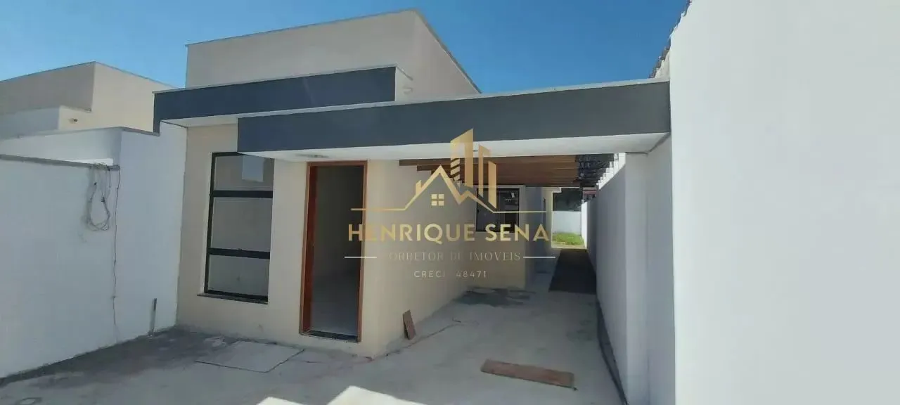 Vendo casa com 2 quartos sendo 1 suíte.