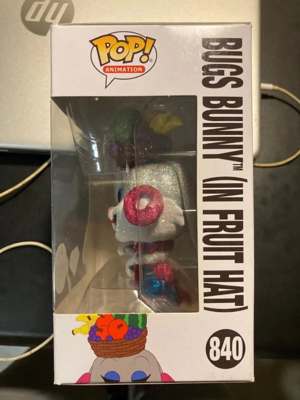 Funko Pop Looney Tunes Bugs Bunny In Fruit Hat 840 Diamond Special Edition - Foto 2
