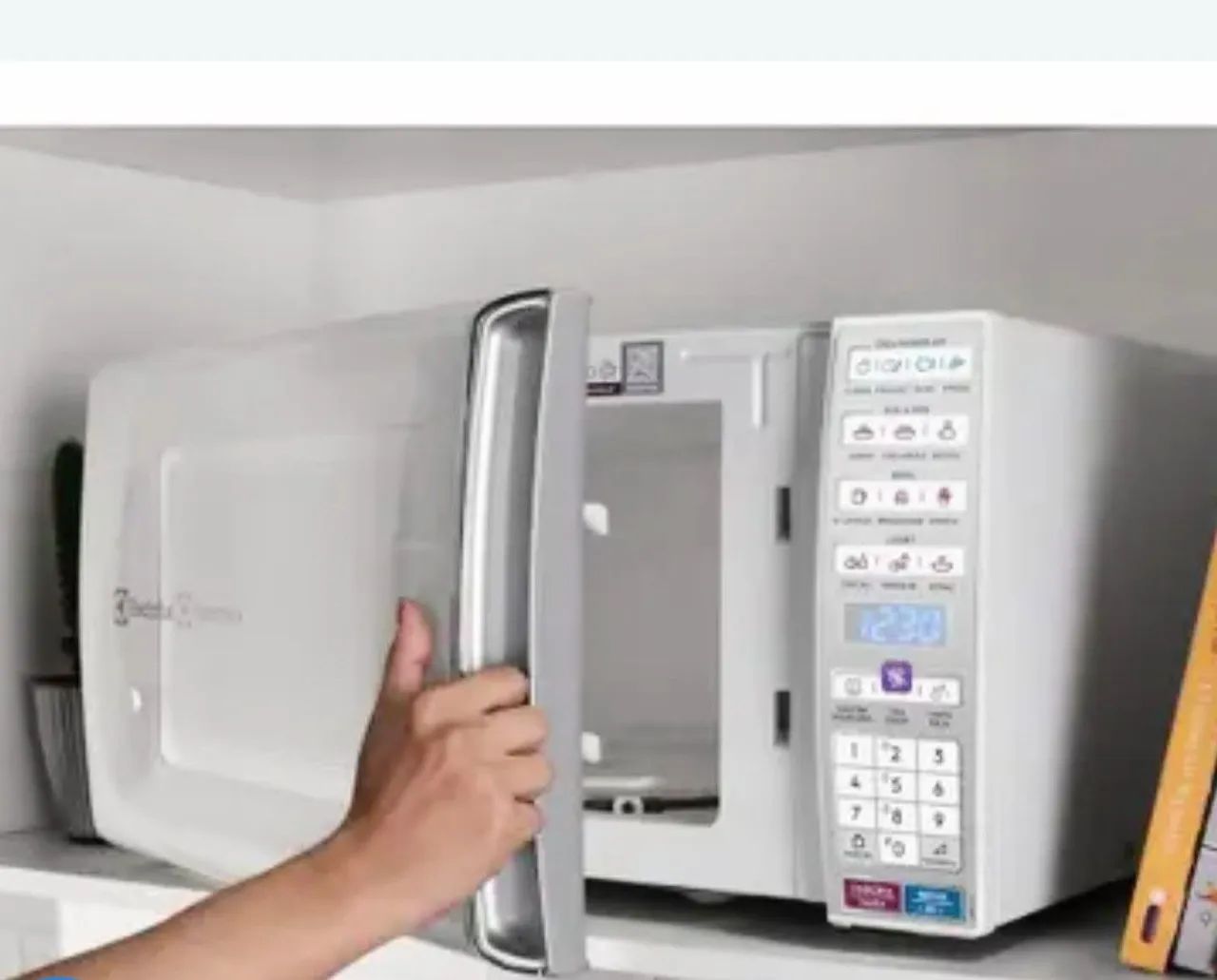 Microondas Eletrolux Meo44 - 220v - Branco - pouco uso - excelente estado de conservação