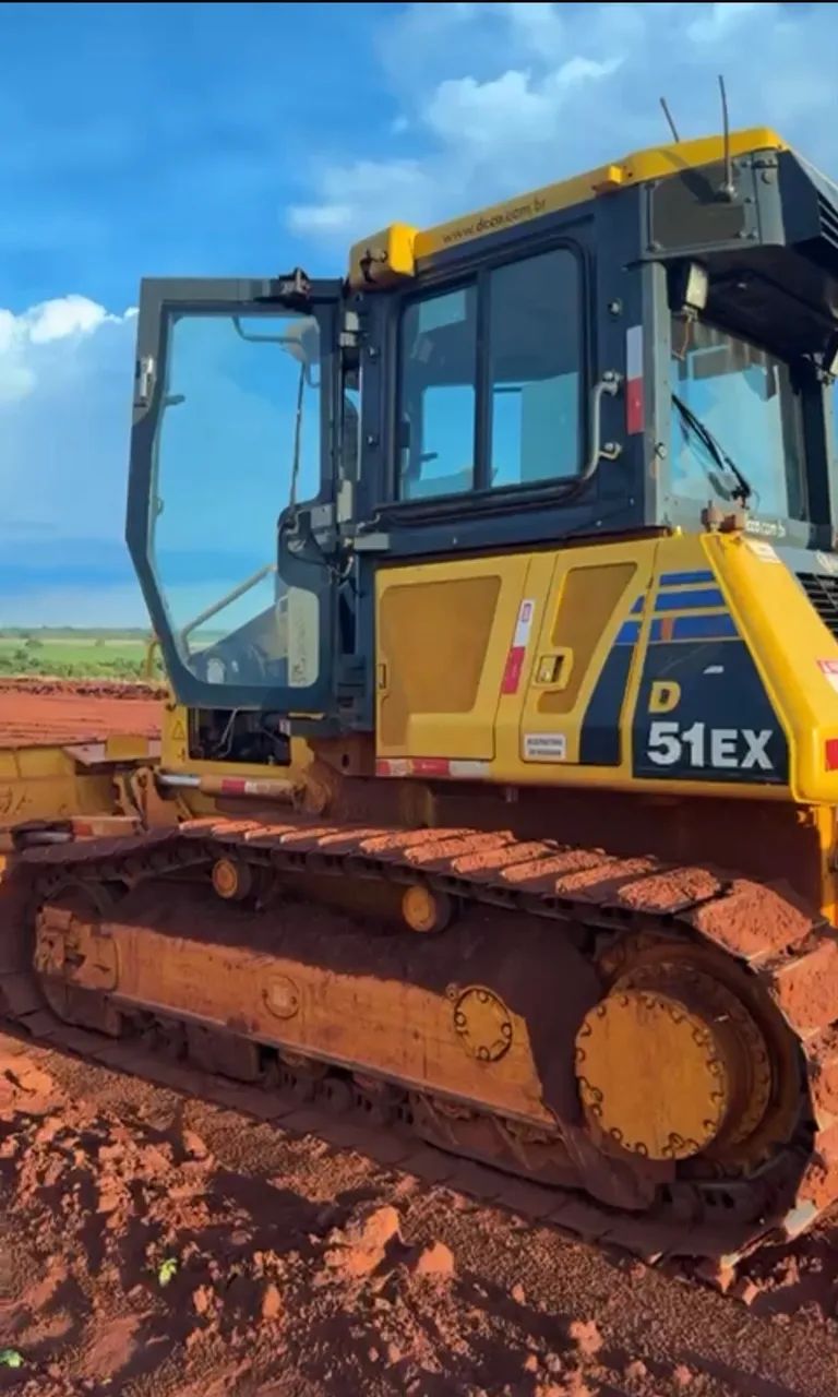 Trator de Esteira Komatsu D51EX ano 2022 com 2.900 horas, em Goiânia - Foto 3