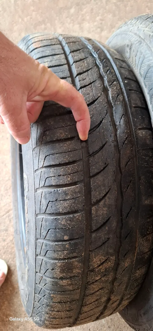 Pneus 185/70R14 - Usados em Bom Estado