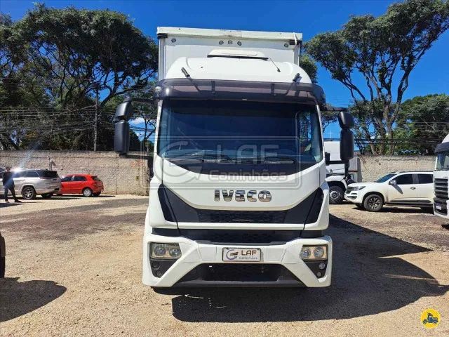 Iveco tector 240-300 6x2 teto alto cabinado sider de 11,50 metros - Foto 2