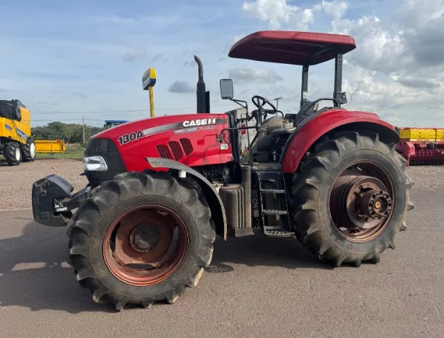 Trator Case IH Farmall 130A