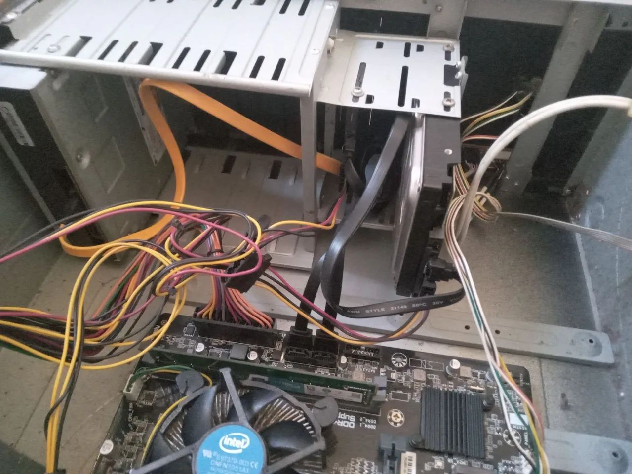 HARDWARE Vendendo somente a Placa mãe  - Foto 4