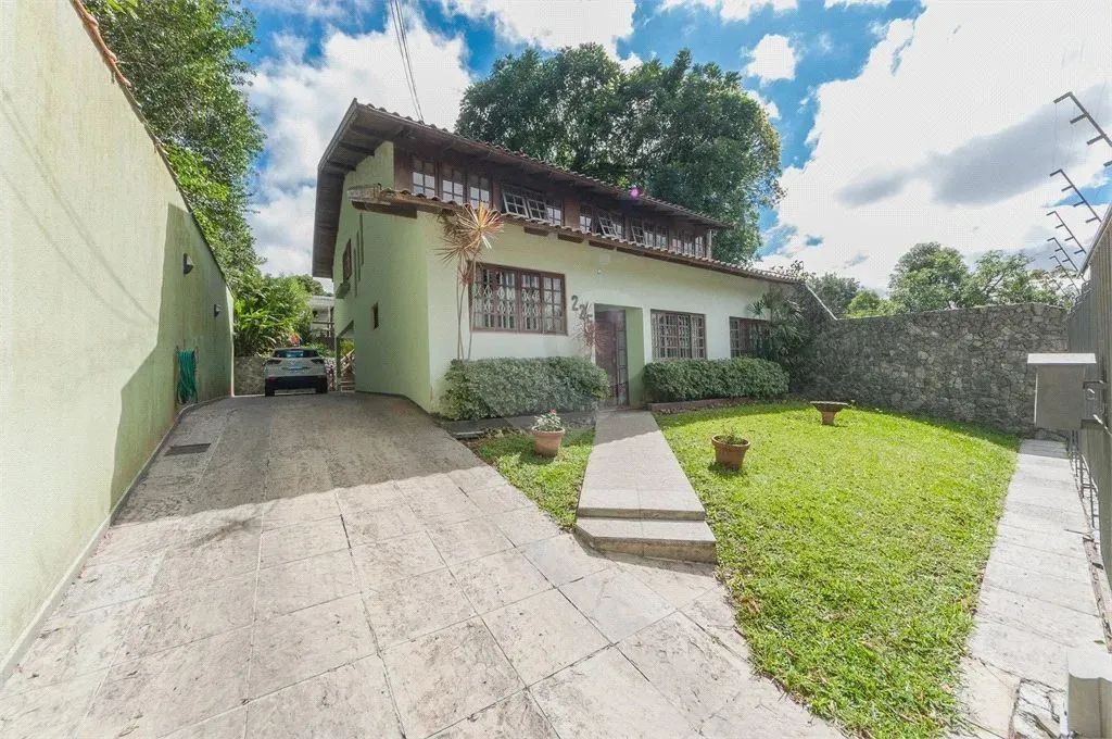 Imóvel para venda possui 269 metros quadrados com 4 quartos em Barreirinha - Curitiba - PR