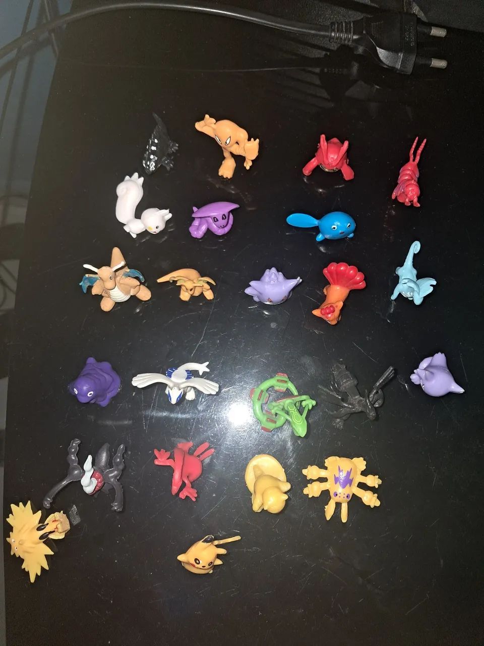 Pequena coleção de miniaturas pokemon - Foto 2