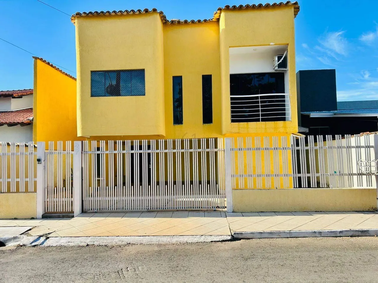 JARDIM BOTÂNICO V, CASA DE 3 PAVIMENTOS, ESPAÇOSA CONDOMÍNIO FECHADO!