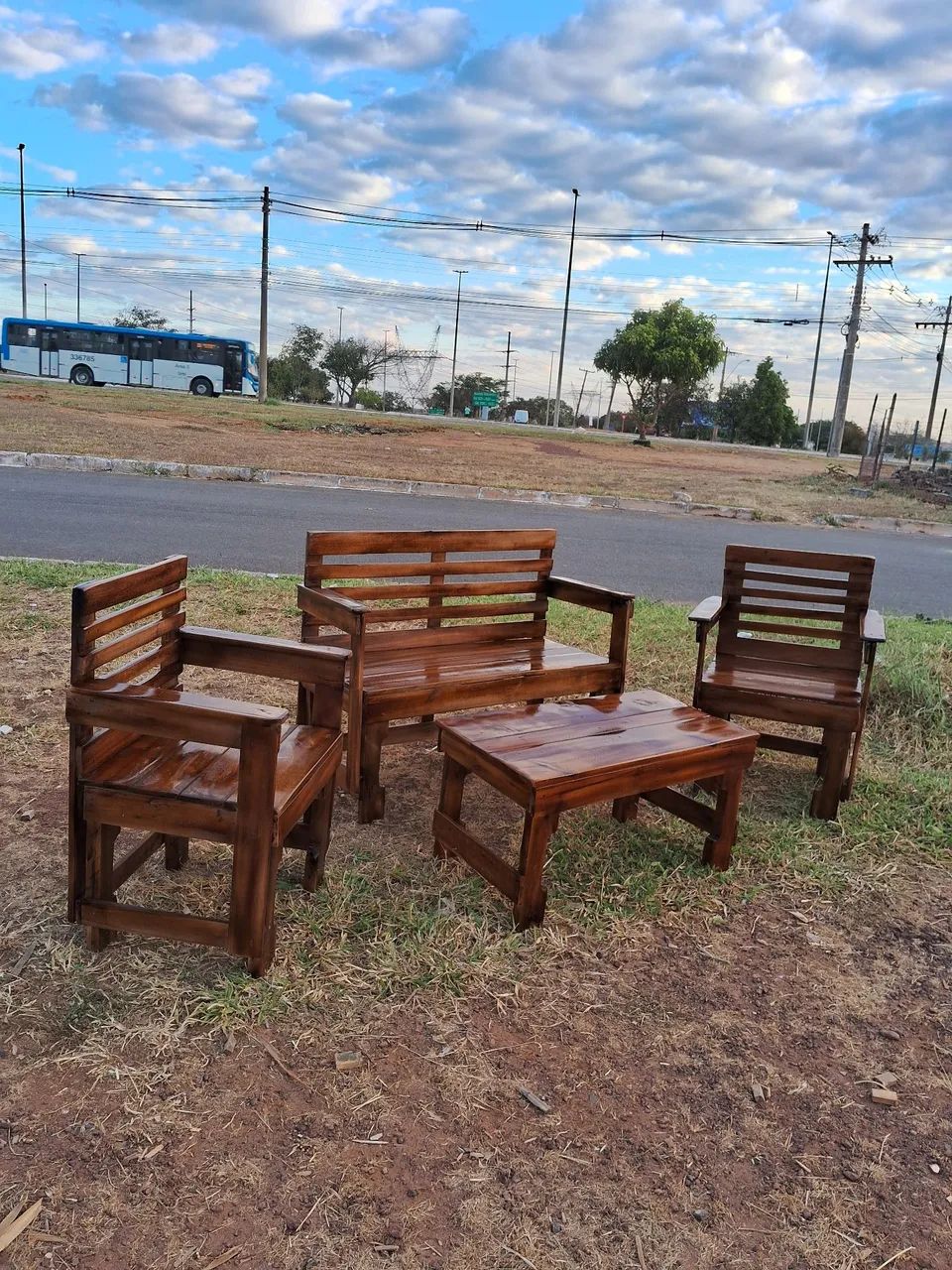 Conjunto de bancos e Poltronas feito com palete 463757490122936320