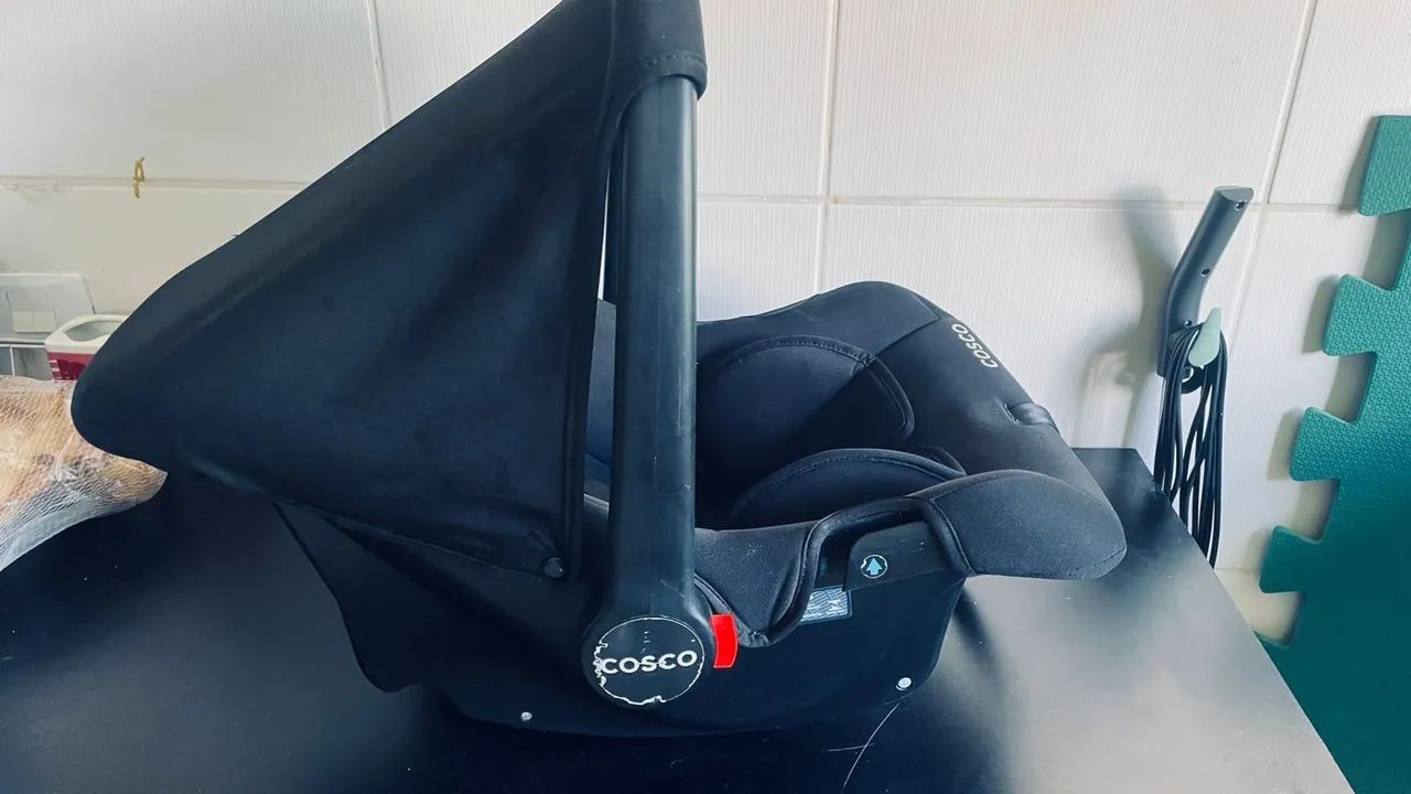 Vendo carrinho de bebê com bebê conforto  - Foto 6