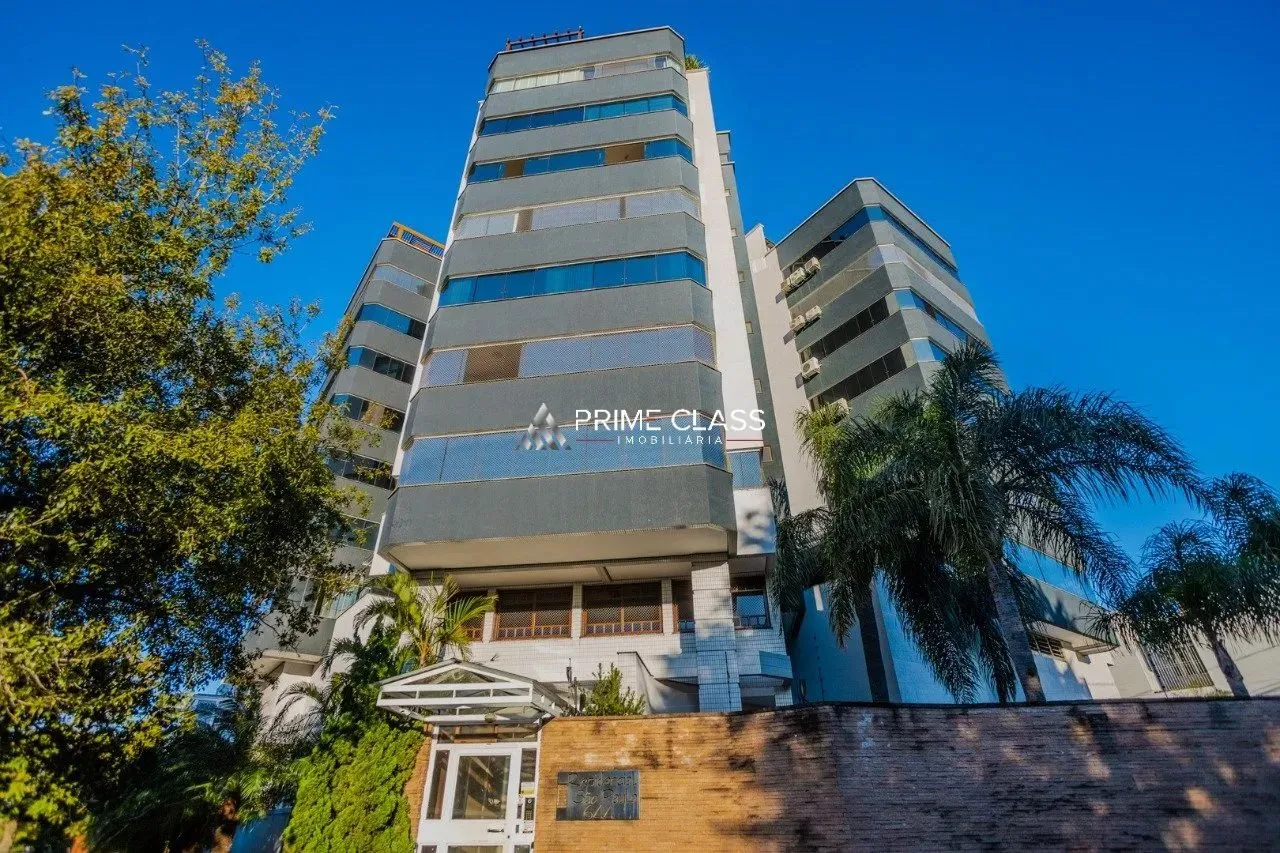 Cobertura com 4 dormitórios, 4 vagas de garagem, 390m2. Centro - Canoas