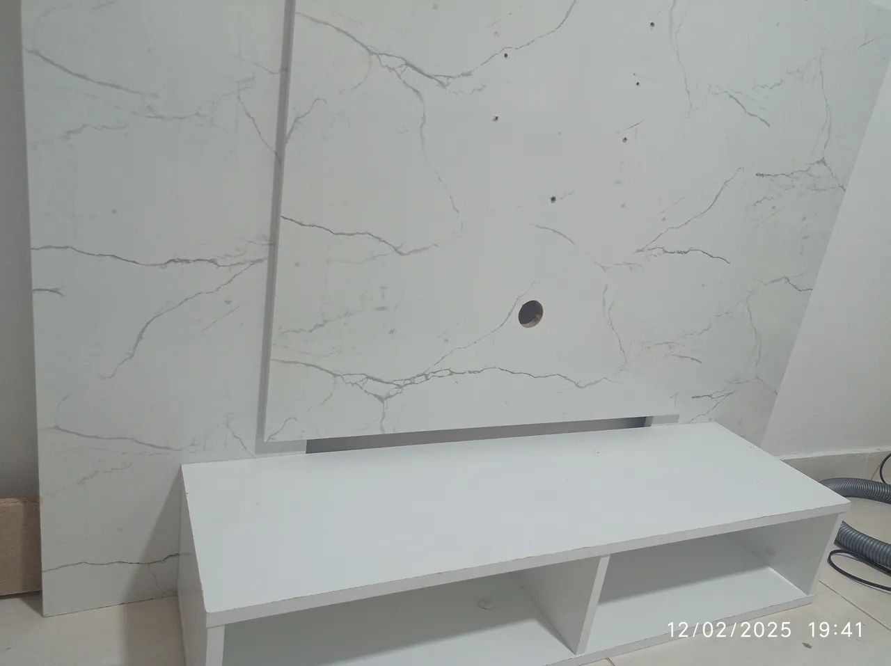Rack para TV branco semi novo