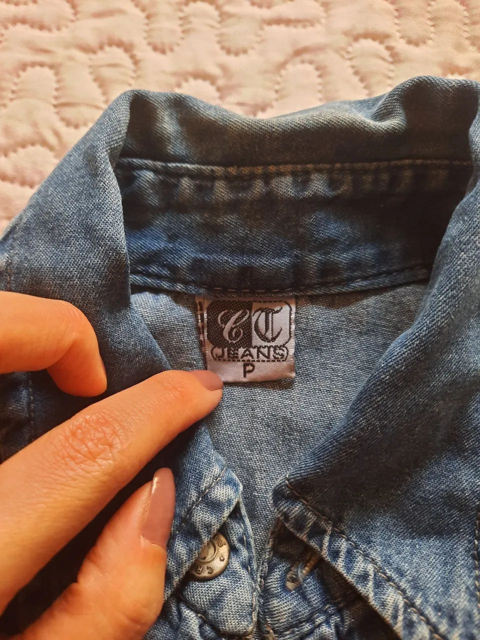 Camisa Jeans Feminina - Foto 2