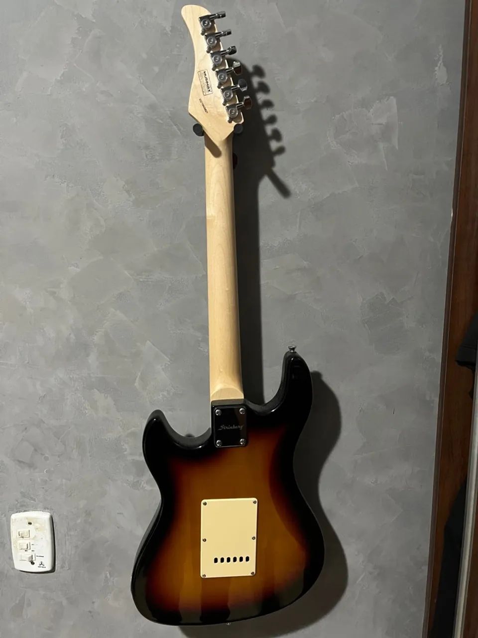 Guitarra Elétrica Strinberg STS-100