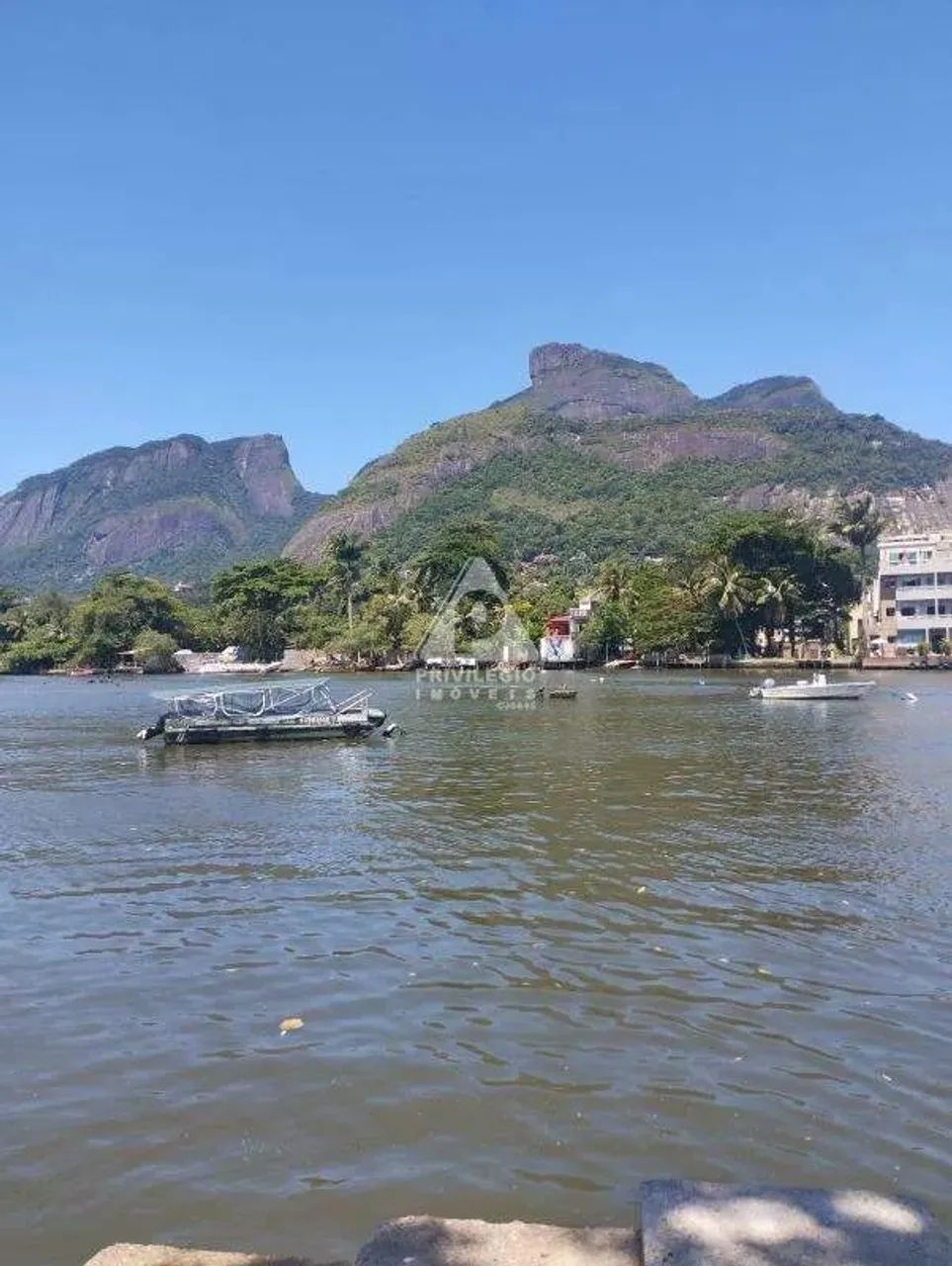 O terreno dentro da Ilha do Ipê