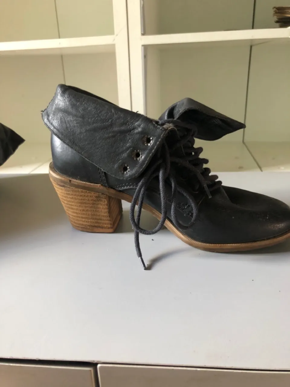 Bota de cano curto marrom 