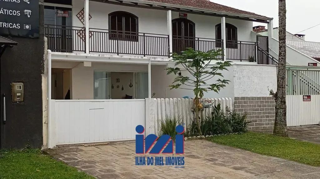 Apartamento com 3 quartos centro de Guaratuba
