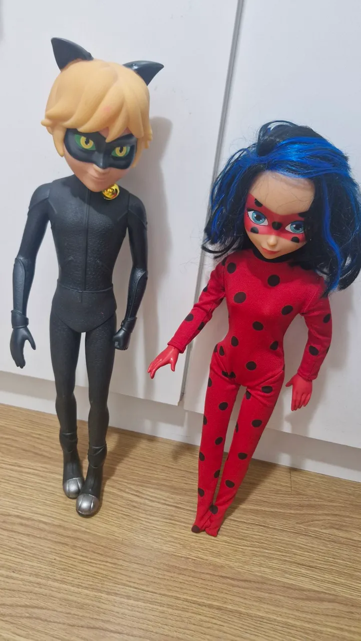 Bonecos Miraculous Ladybug e Cat Noir