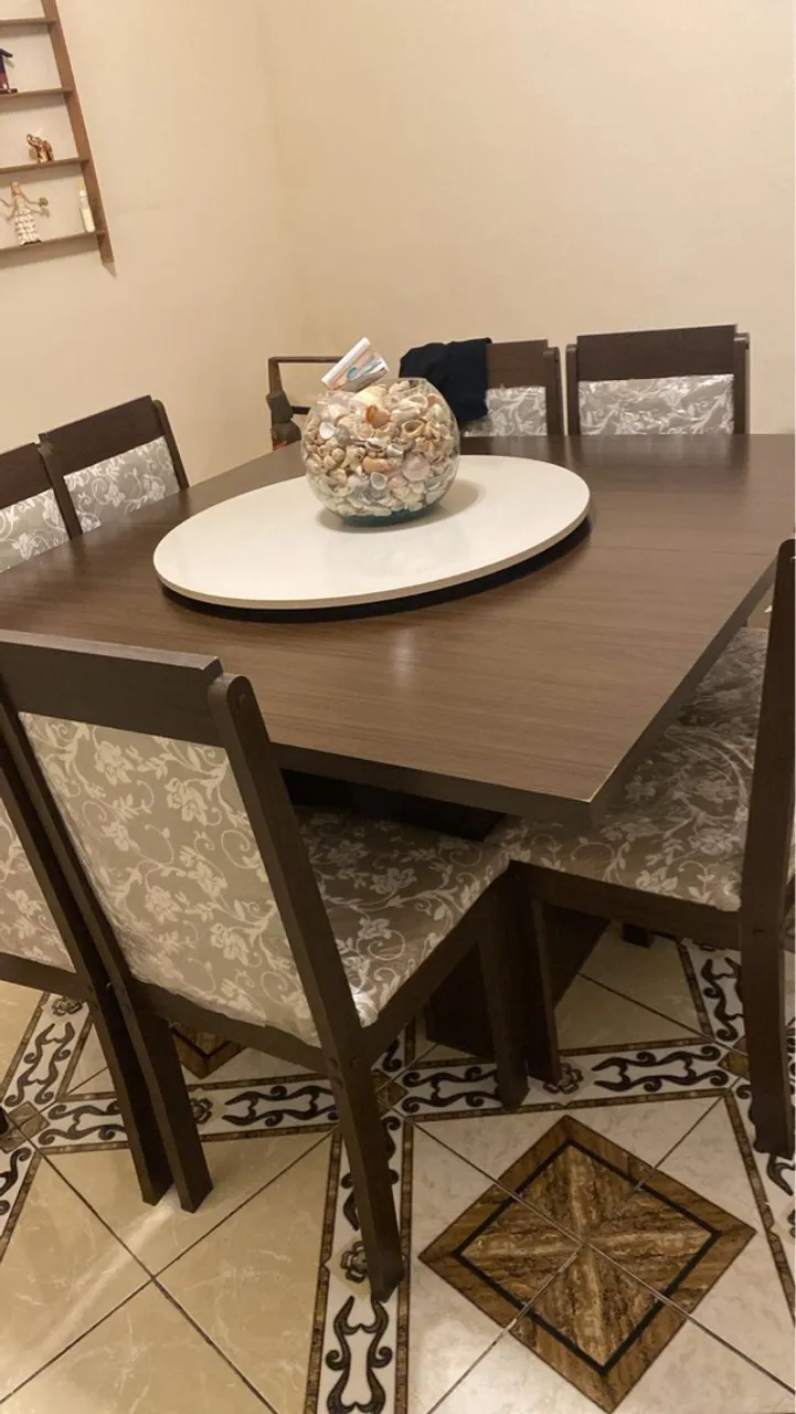 Mesa de Jantar Amadeirada com 6 Cadeiras