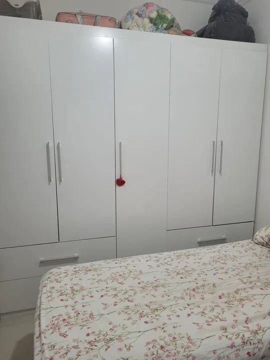 Guarda-Roupa Branco de 6 Portas