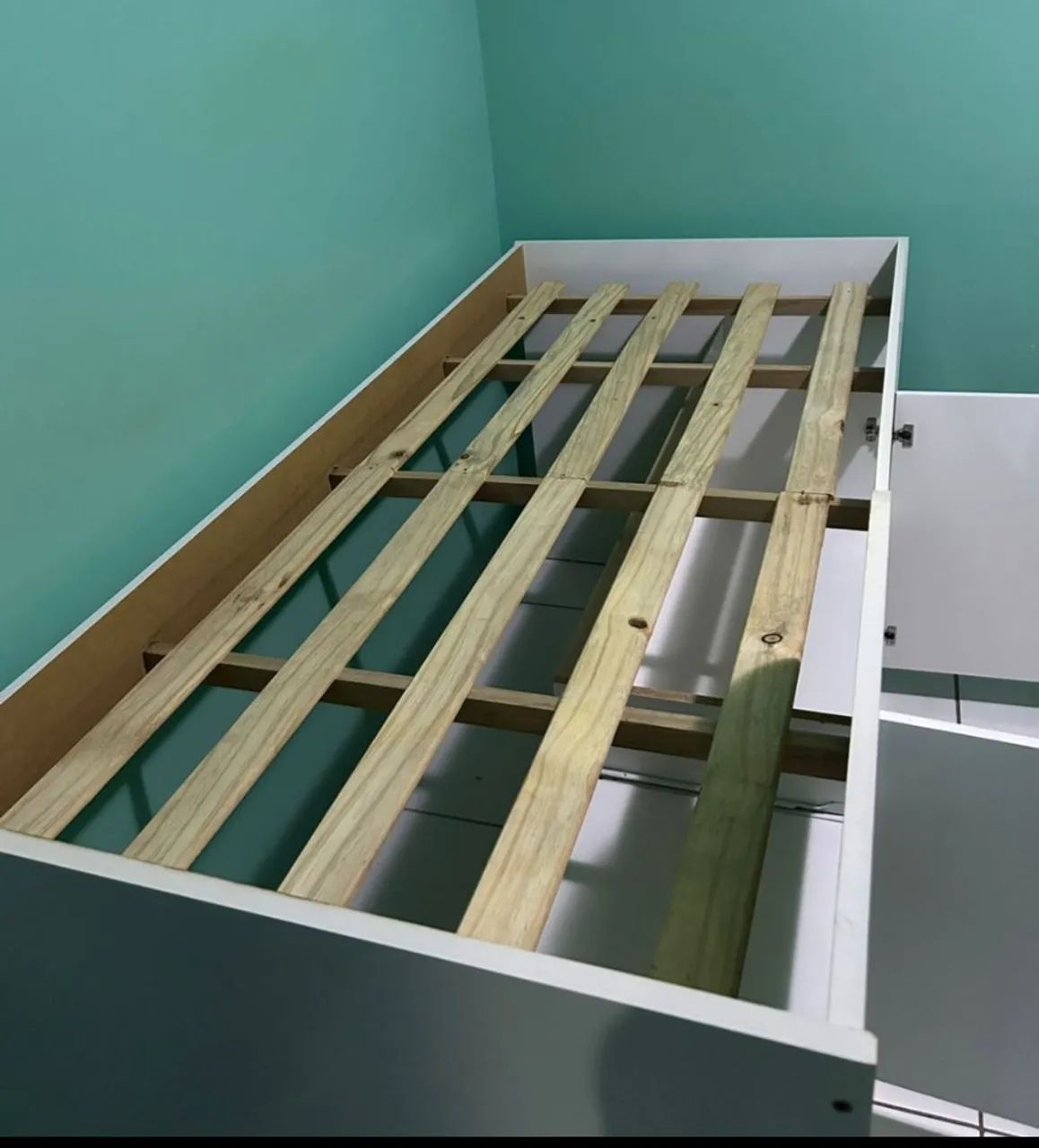 CAMA SOLTEIRO C/Escrivaninha e prateleiras - Foto 3