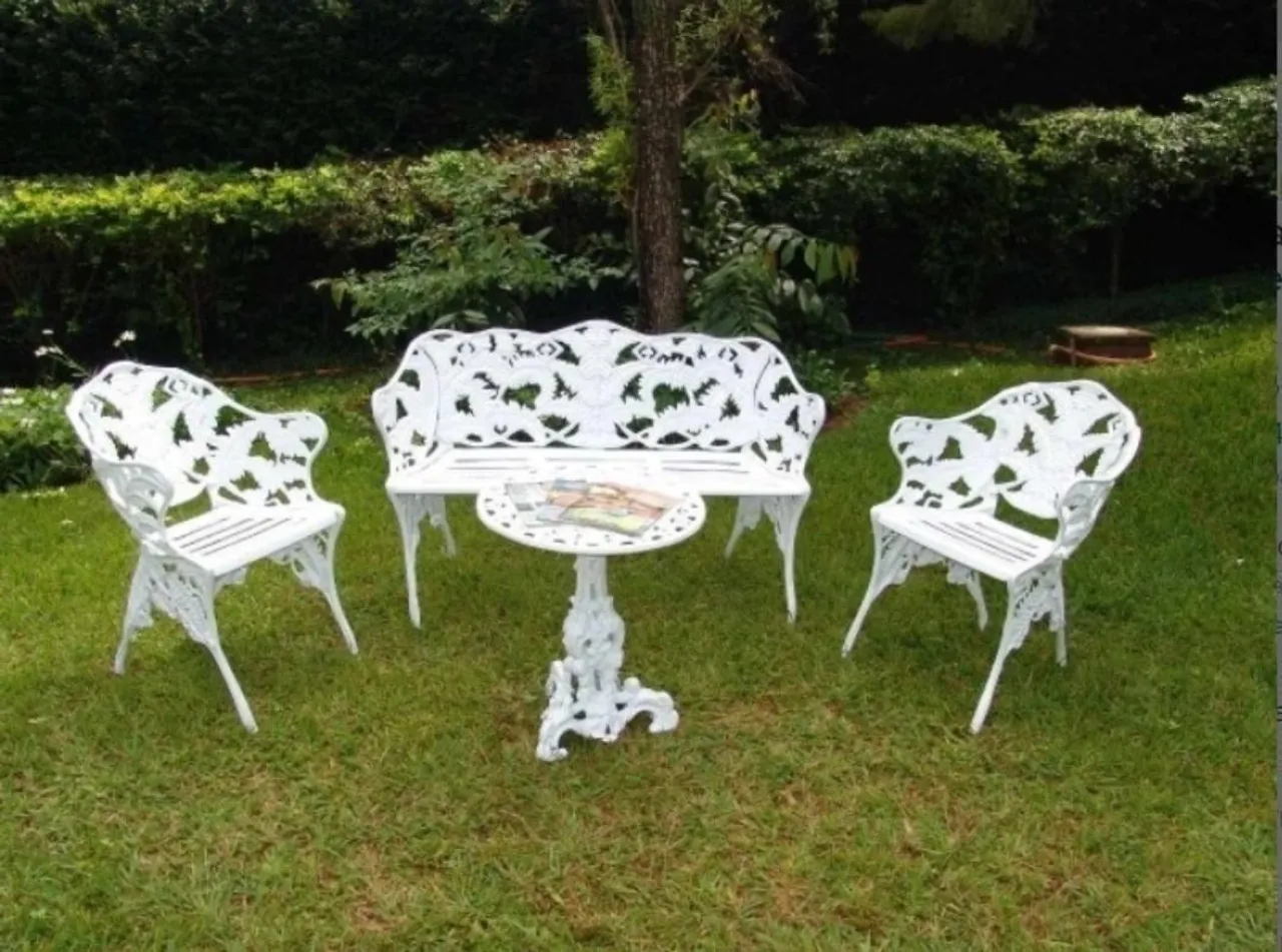 Conjunto de Mesa e Cadeiras de Ferro - Estilo Provençal