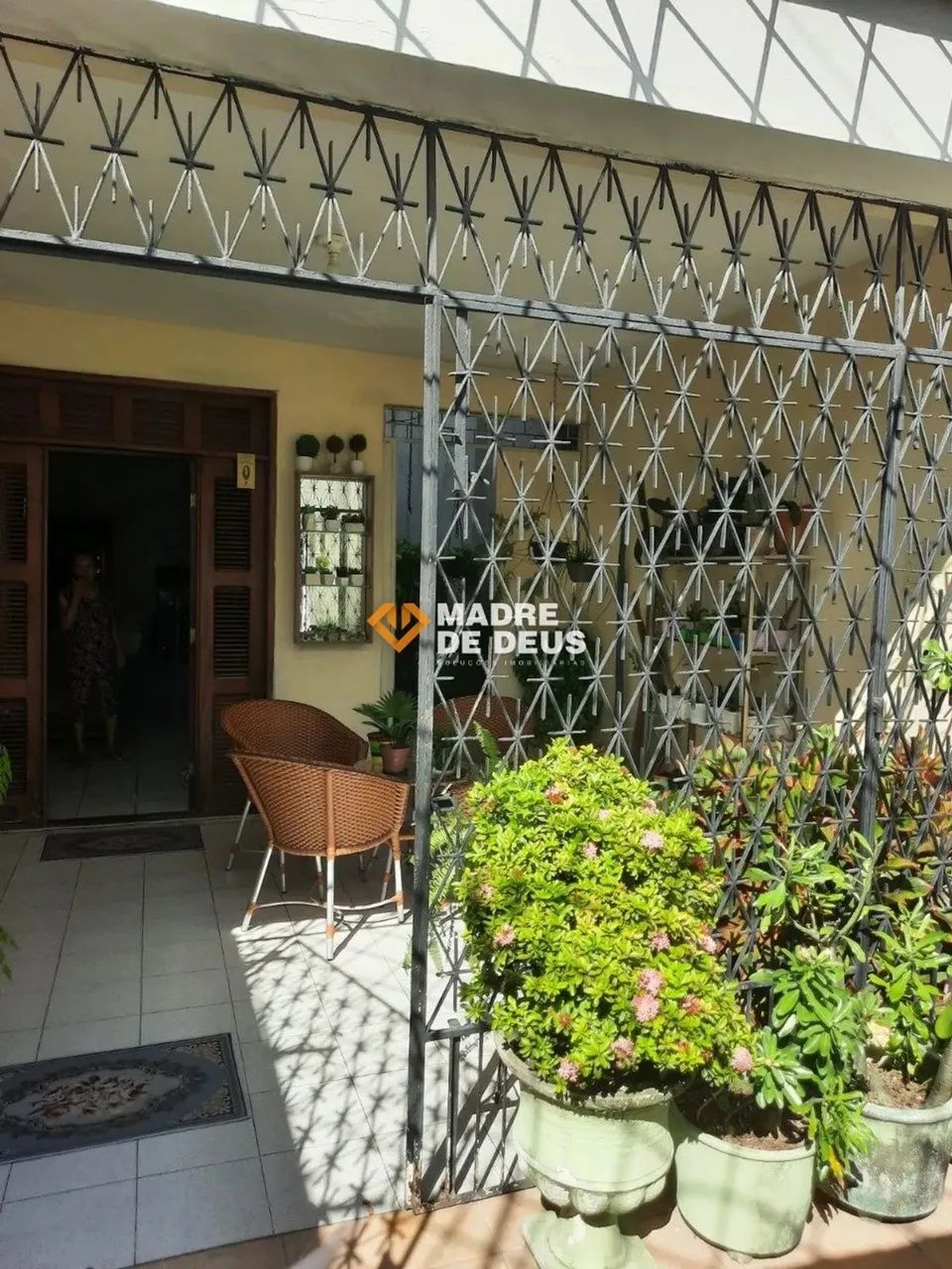 CASA COM PONTO COMERCIAL NO JOCKEY CLUBE - Foto 4