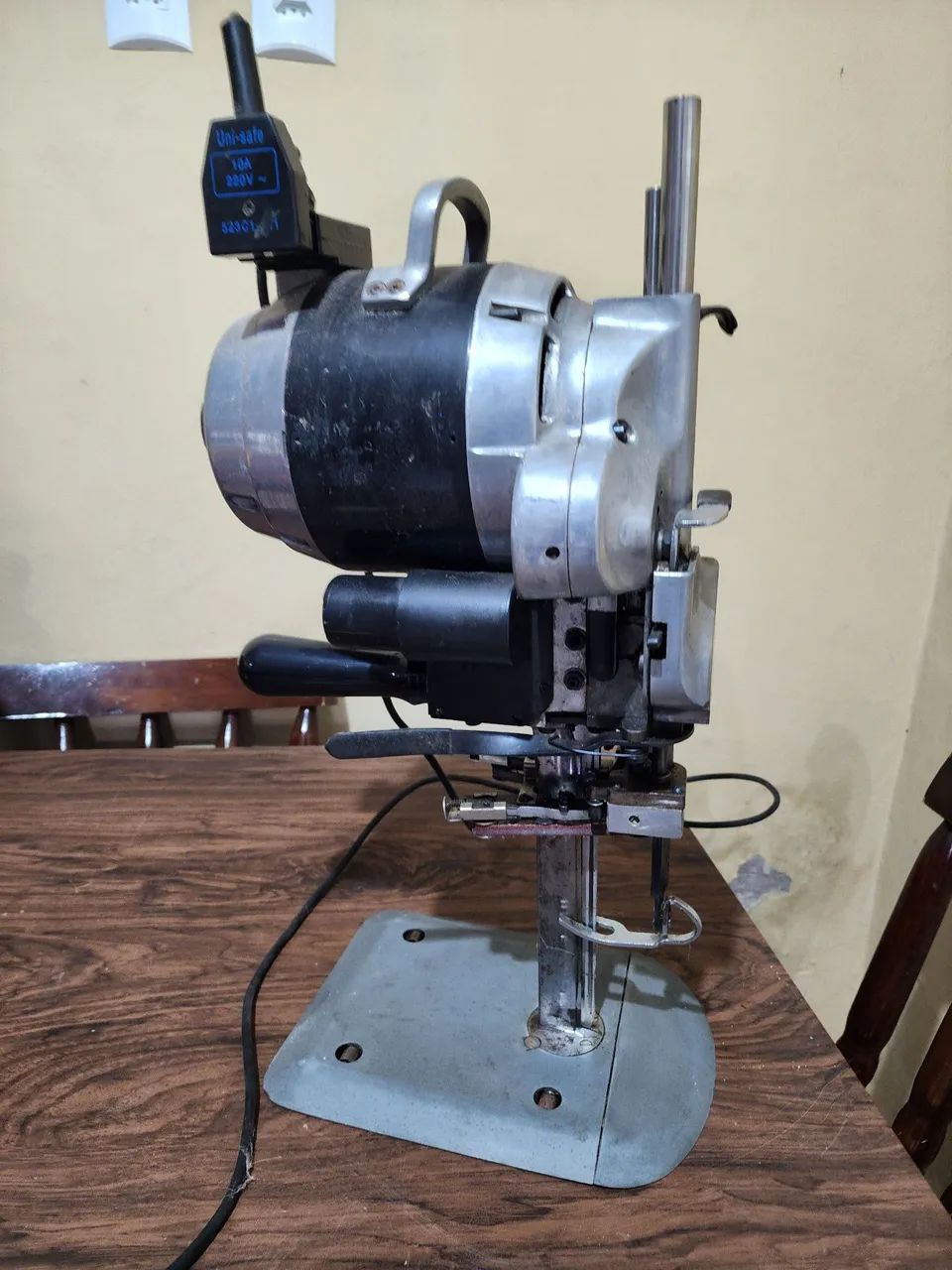 Maquina de corte tecido