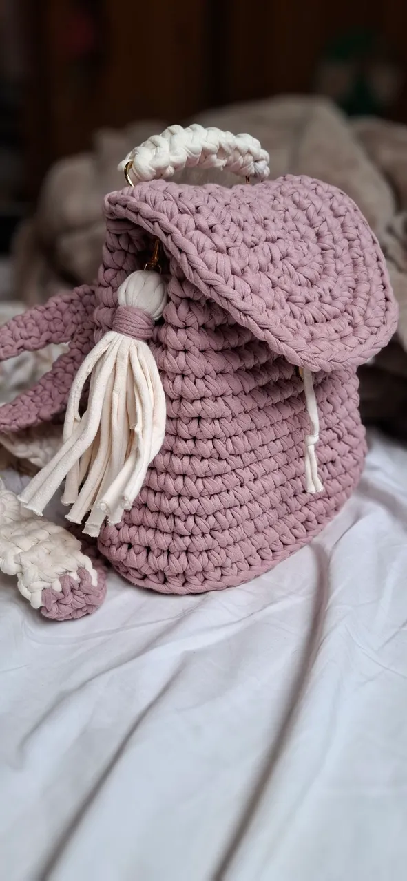 Mochila de crochê (fio de malha)