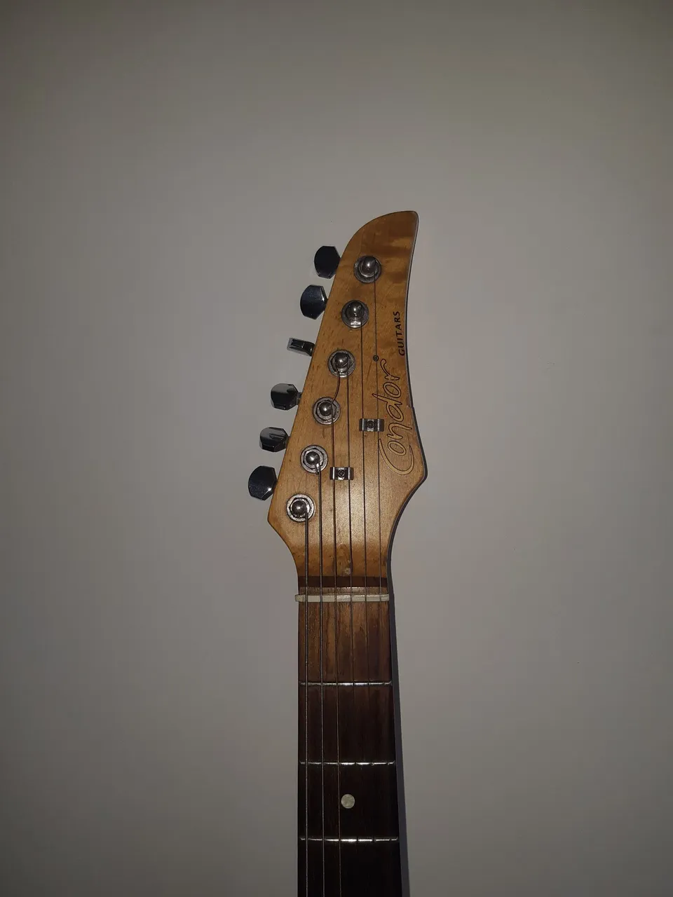 Guitarra Condor