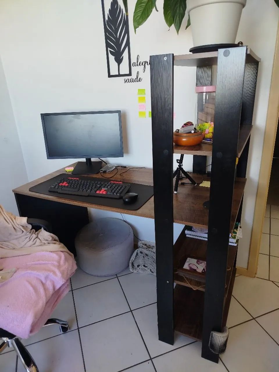 Mesa de escritório com prateleira  - Foto 3