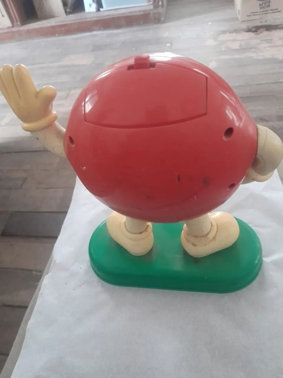 Dispenser M&M vermelho, antigo, 23cm - Foto 2