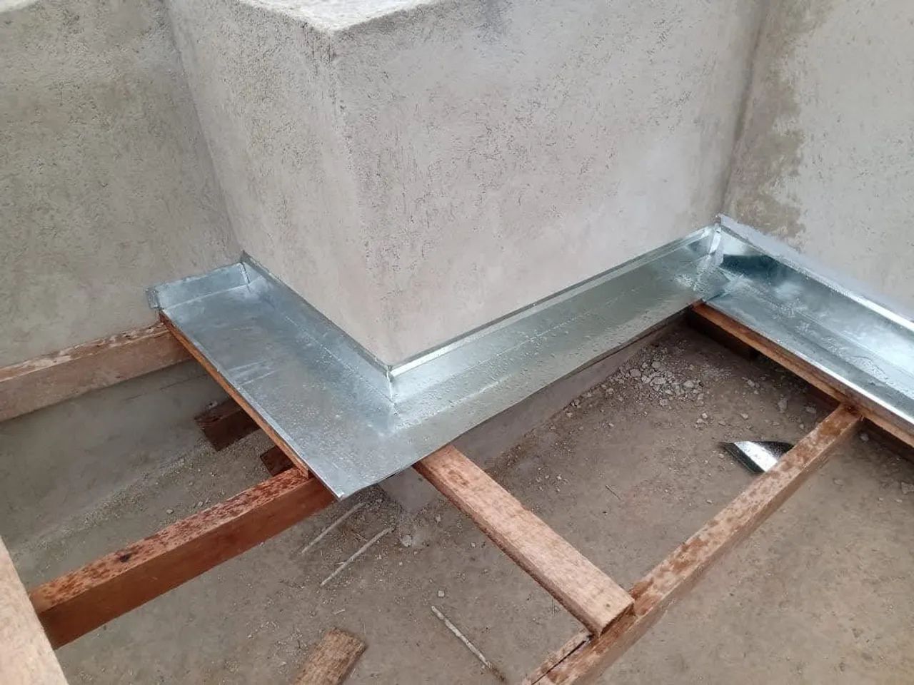 Limpeza e Instalação de Calhas - Atendimento Imediato. - Foto 4