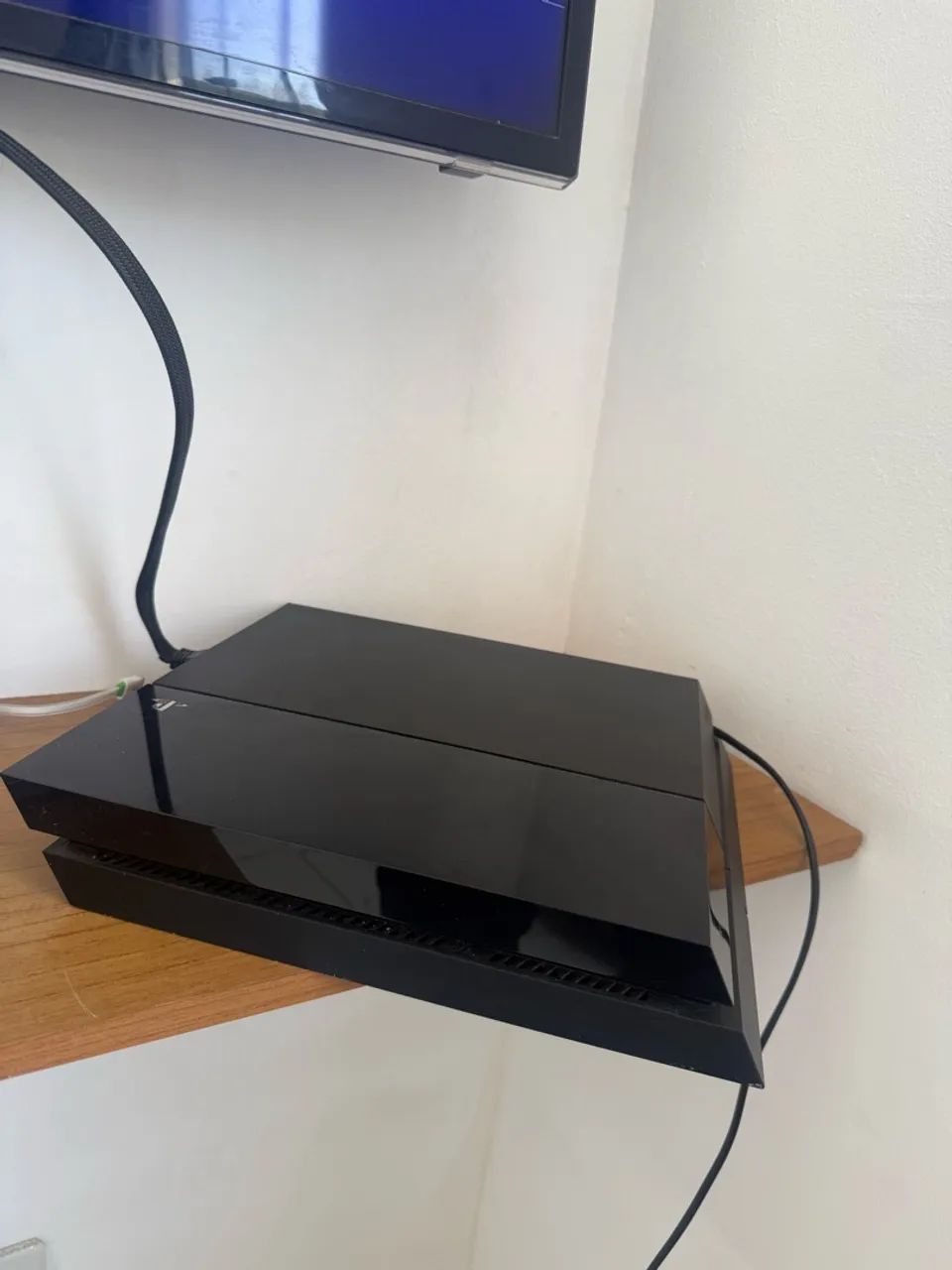 PS4 FAT + 2 CONTROLES - Foto 3