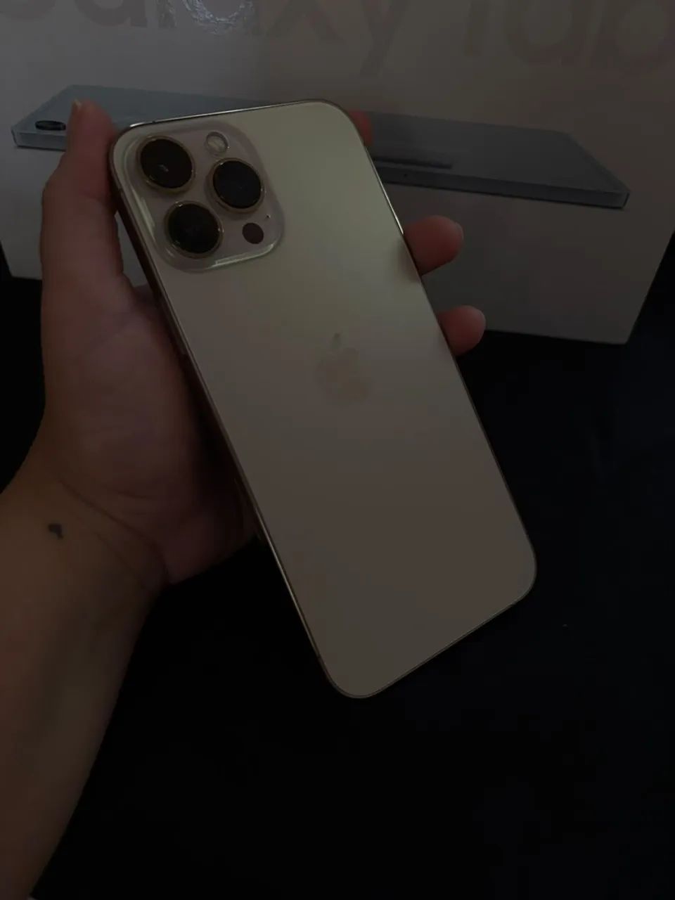 iPhone 13 Pro Max - GOLD - Foto 2