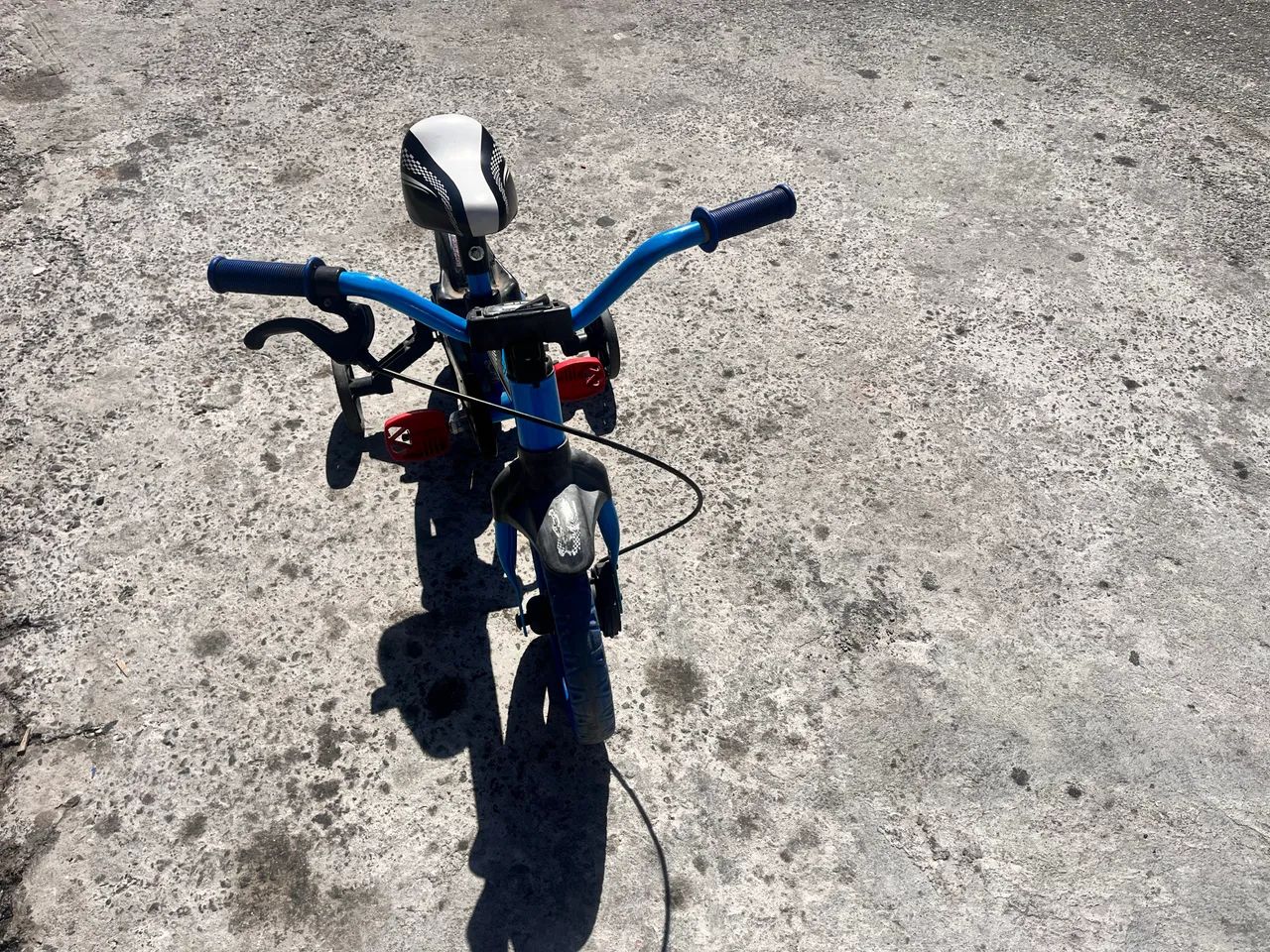 Bicicleta aro 12 infantil com rodinha  - Foto 4