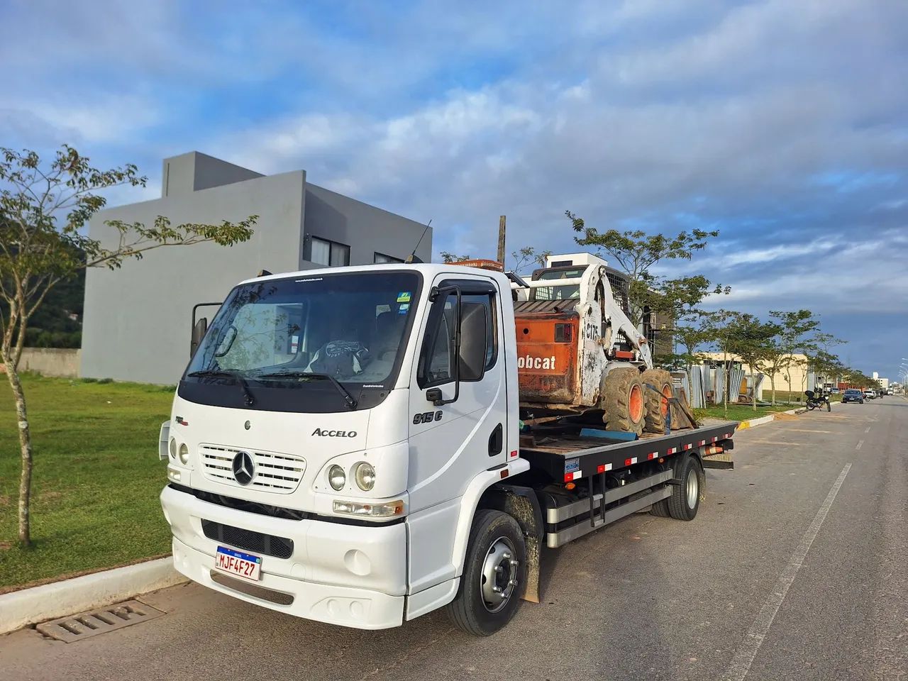 Guincho Plataforma 6m | Até 5 Toneladas | Transporte de Veículos e Máquinas | 24h