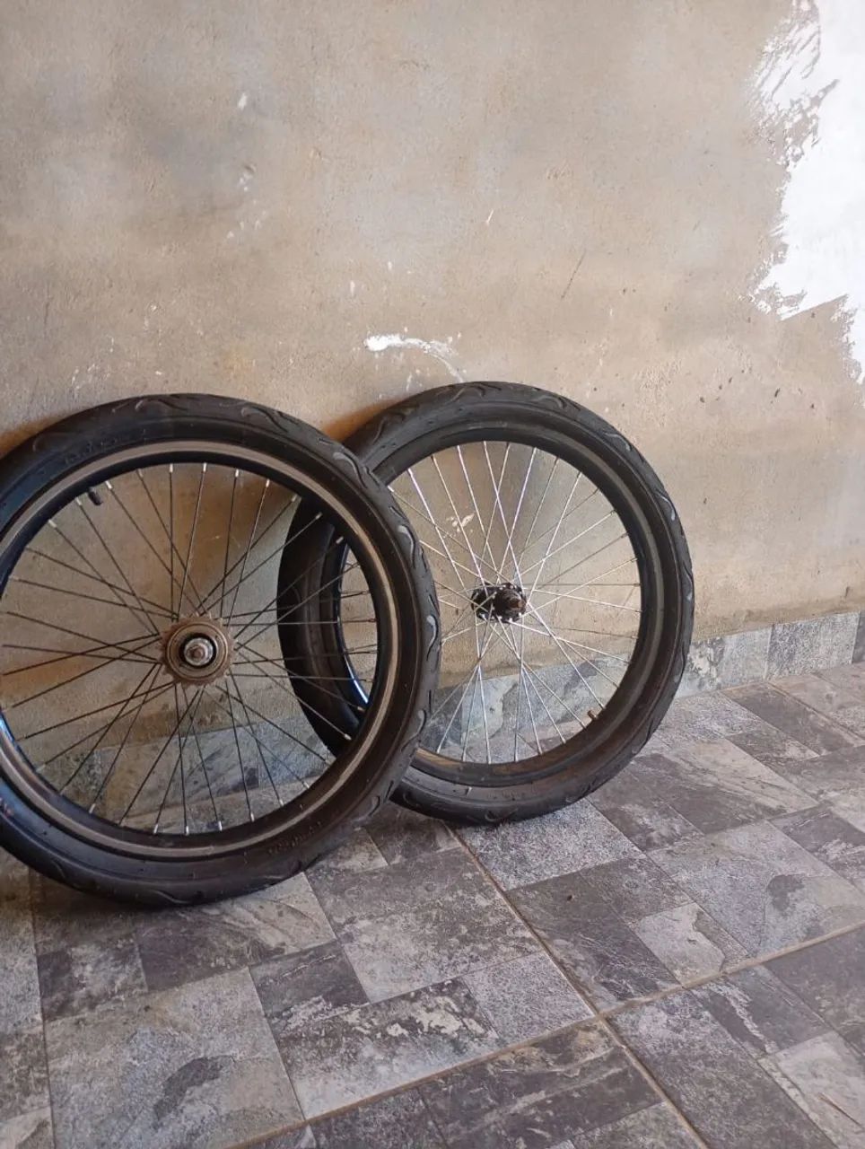 Vende-se peneu aro 20 CIBORG