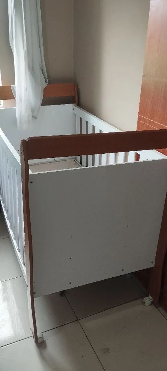 BERÇO Branco com tons de madeira em MDF - Foto 4