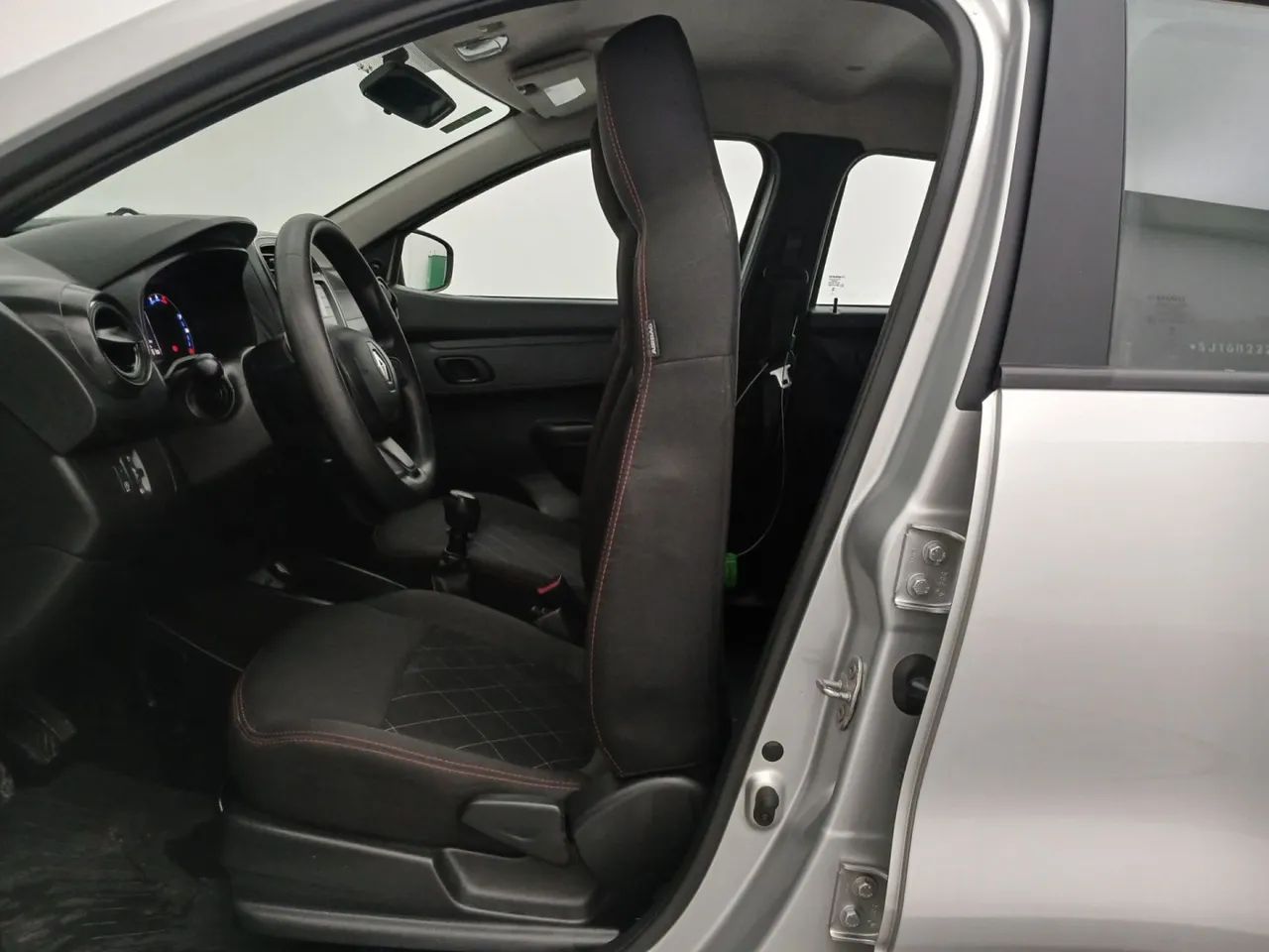 Renault Kwid 1.0 Zen, foto 16 de 18