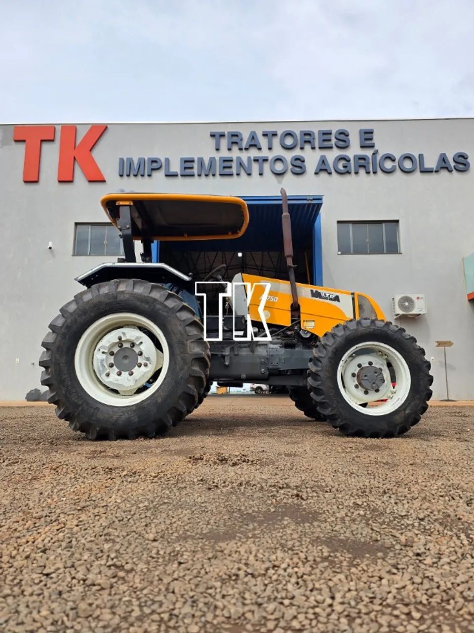 cod. 1429 TRATOR VALTRA A750 ANO 2012 COM REDUTOR DE VELOCIDADE - Tk Tratores Nova Andradi - Foto 2